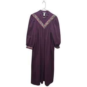Vintage Vanity Fair Purple Velour Embroidered Tapestry Bathrobe Robe Housecoat L